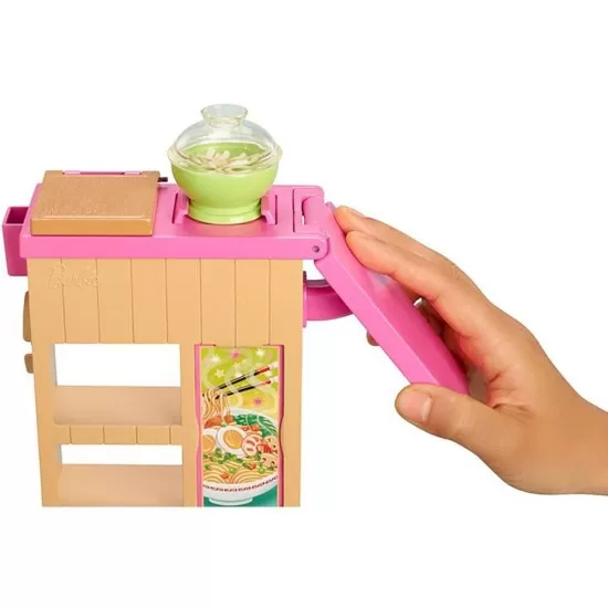 Set Barbie Mattel Cooking and Baking - Pregateste noodles cu papusa si accesorii Set Barbie Mattel Cooking and Baking - Pregateste noodles cu papusa si accesorii
