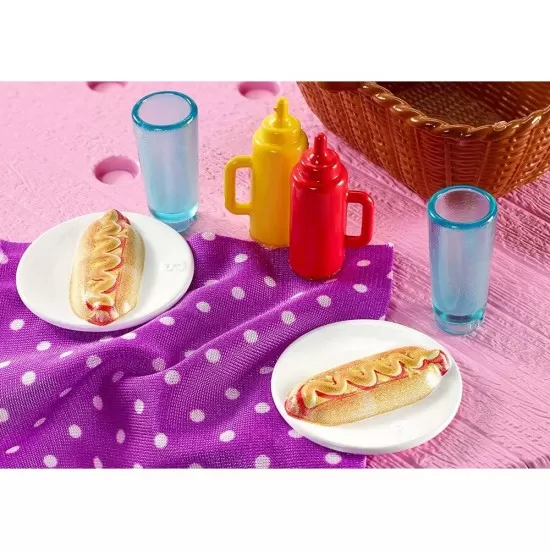 Set Barbie - Masa de picnic cu accesorii Set Barbie - Masa de picnic cu accesorii