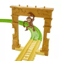 Set trenulet Thomas and Friends Monkey Palace cu sina, vagoane si locomotiva motorizata