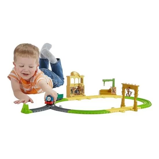 Set trenulet Thomas and Friends Monkey Palace cu sina, vagoane si locomotiva motorizata Set trenulet Thomas and Friends Monkey Palace cu sina, vagoane si locomotiva motorizata