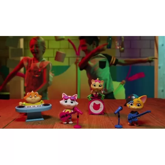 Figurina 44 de Pisici Lampo 7 cm cu microfon si chitara Figurina 44 de Pisici Lampo 7 cm cu microfon si chitara