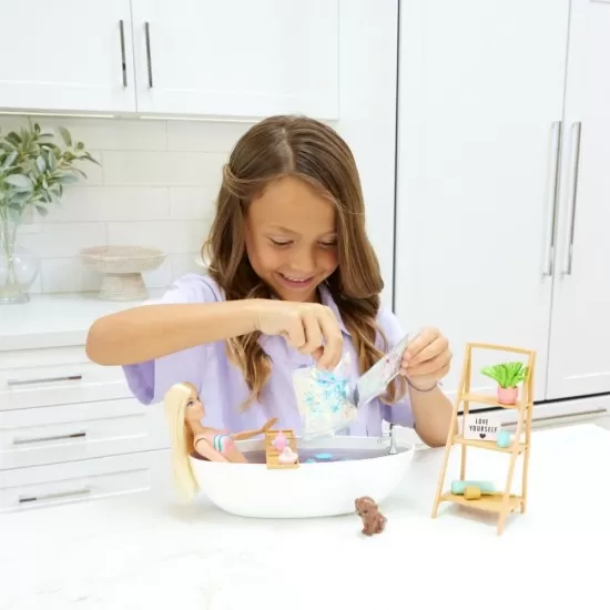 Set de joaca Barbie Self-Care cu cada de baie si confetti Set de joaca Barbie Self-Care cu cada de baie si confetti