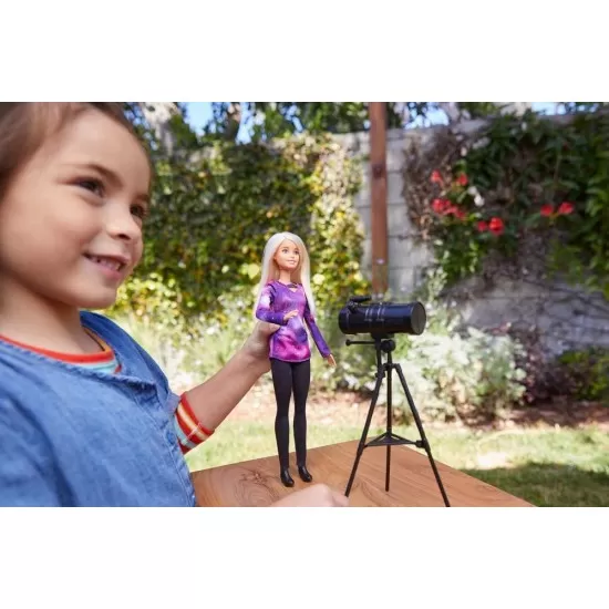 Papusa Barbie Astrolog cu telescop Papusa Barbie Astrolog cu telescop