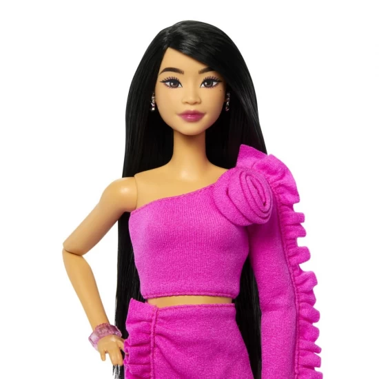 Papusa Barbie Deluxe Style bruneta cu picior protetic Papusa Barbie Deluxe Style bruneta cu picior protetic
