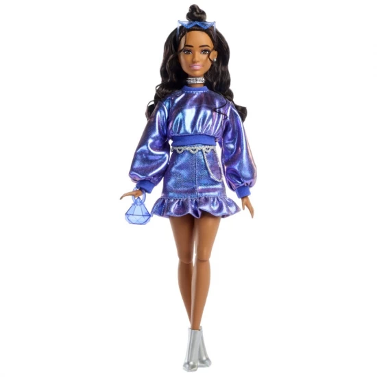 Papusa Barbie Deluxe Style cu rochie albastru metalizat Papusa Barbie Deluxe Style cu rochie albastru metalizat