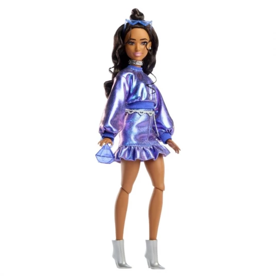 Papusa Barbie Deluxe Style cu rochie albastru metalizat Papusa Barbie Deluxe Style cu rochie albastru metalizat