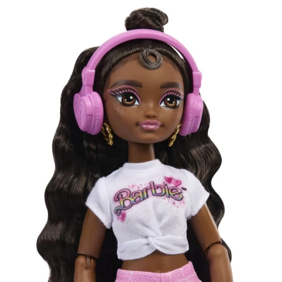 Papusa Barbie Dream Besties Brooklyn - Petrecere pe role Papusa Barbie Dream Besties Brooklyn - Petrecere pe role