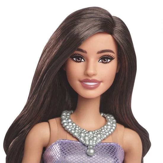 Papusa Barbie Fashionistas bruneta cu rochie mov cu paiete Papusa Barbie Fashionistas bruneta cu rochie mov cu paiete