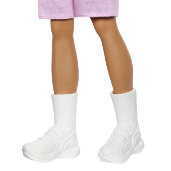 Papusa Ken Barbie Fashionistas blond cu bluza polo dungi rosii albe Papusa Ken Barbie Fashionistas blond cu bluza polo dungi rosii albe