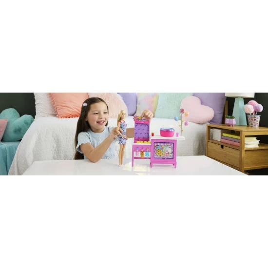 Set de joaca papusa Barbie Malibu cu accesorii - Barbie Mysteries Detectivi pe Plaja