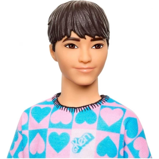 Papusa baiat Barbie Fashionistas cu bluza cu inimioare Papusa baiat Barbie Fashionistas cu bluza cu inimioare