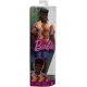 Papusa baiat Barbie Fashionistas cu tricou cu dungi albe si portocalii si aparat auditiv