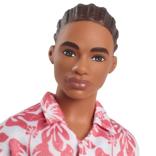 Papusa baiat Barbie Fashionistas in salopeta stil hawaian si sandale verzi Papusa baiat Barbie Fashionistas in salopeta stil hawaian si sandale verzi