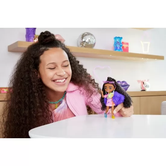 Papusa Barbie extra mini bruneta Papusa Barbie extra mini bruneta