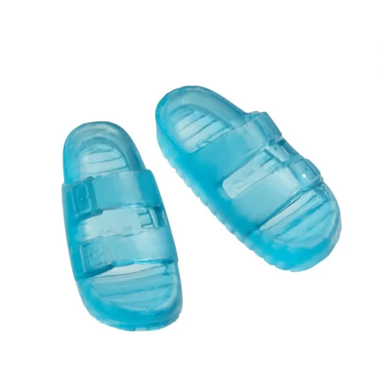 Papusa Barbie cu accesorii calatorie Papusa Barbie cu accesorii calatorie
