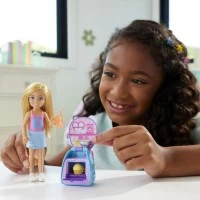 Papusa Barbie Chelsea cu rucsac pentru coacerea brioselor