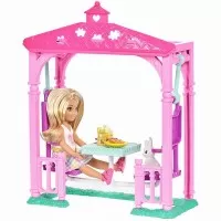 Papusica Chelsea Barbie - Set picnic cu animalut