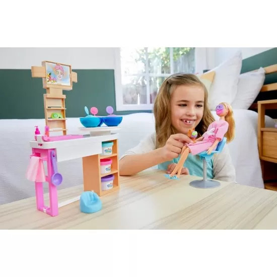 Set de joaca Barbie - O zi la salonul spa Set de joaca Barbie - O zi la salonul spa