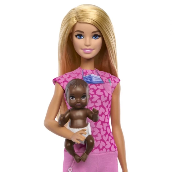 Set de joaca papusa blonda Barbie Cariere - Pediatru Set de joaca papusa blonda Barbie Cariere - Pediatru