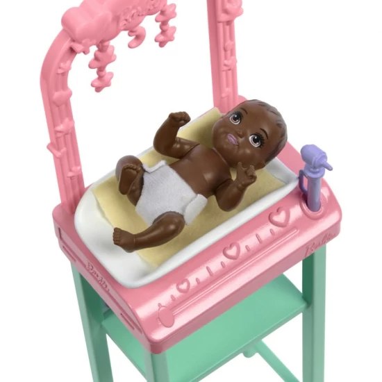 Set de joaca papusa blonda Barbie Cariere - Pediatru Set de joaca papusa blonda Barbie Cariere - Pediatru