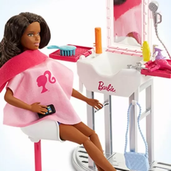 Set Barbie salon de infrumusetare cu papusa Set Barbie salon de infrumusetare cu papusa