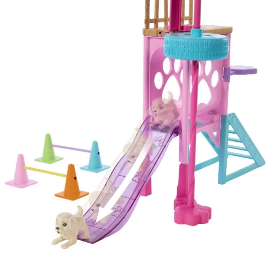 Papusa Barbie Stacie dresoare de catei Papusa Barbie Stacie dresoare de catei