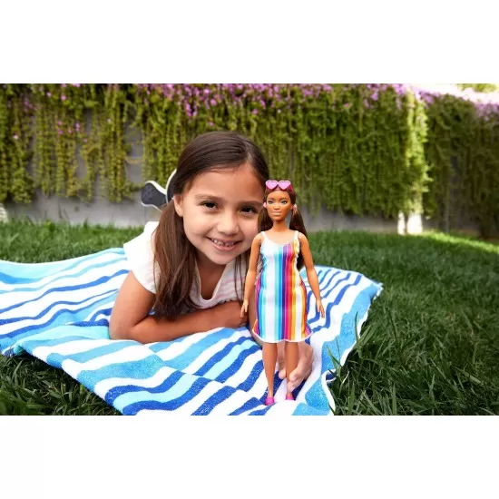 Papusa Barbie Travel satena - Aniversare 50 de ani Malibu Papusa Barbie Travel satena - Aniversare 50 de ani Malibu