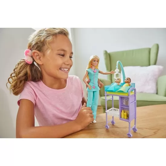 Papusa Barbie You Can Be Anything - Doctor pediatru
