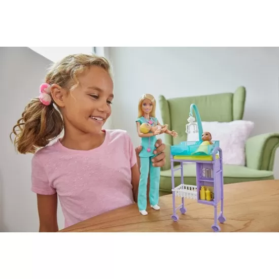 Papusa Barbie You Can Be Anything - Doctor pediatru