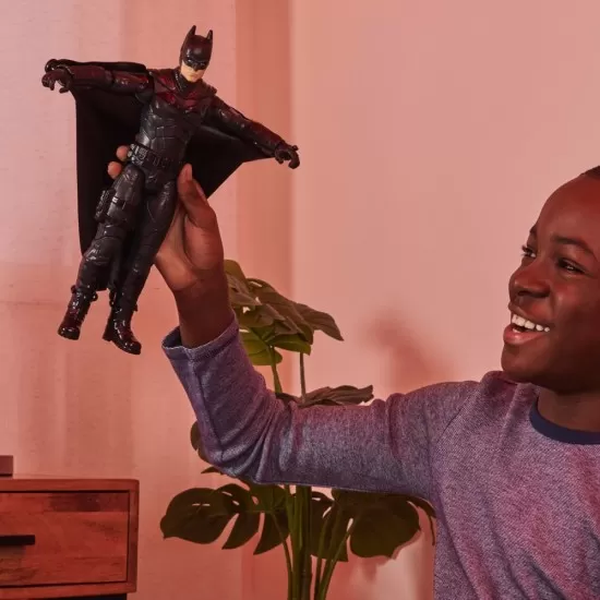 Figurina Batman in costum cu aripi 30 cm Figurina Batman in costum cu aripi 30 cm