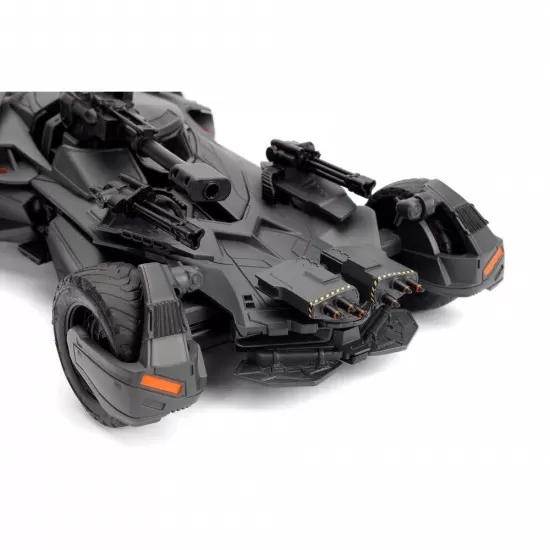 Masinuta de metal Justice League Batmobile cu figurina Batman Masinuta de metal Justice League Batmobile cu figurina Batman
