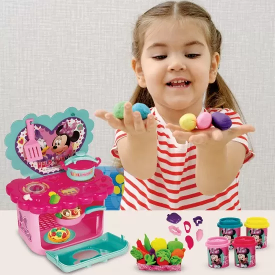 Bucataria de plastilina Minnie cu accesorii Bucataria de plastilina Minnie cu accesorii