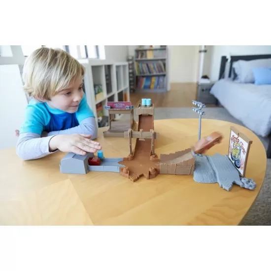 Set de joaca Cars 3 - Thunder Challenge Set de joaca Cars 3 - Thunder Challenge