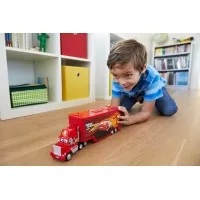 Set de joaca Cars Mack Mega Transportatorul lui Fulger McQueen
