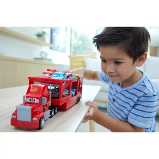 Camion transportator Mack Cars