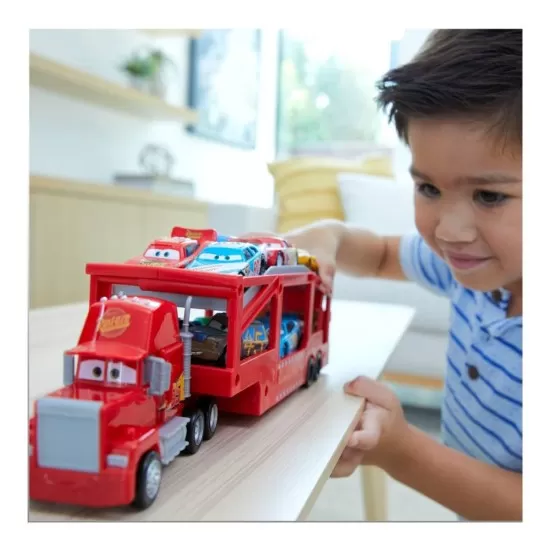 Camion transportator Mack Cars