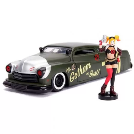 Masinuta metalica DC Comics Bombshells 1951 Mercury Harley Quinn scara 1:24 Masinuta metalica DC Comics Bombshells 1951 Mercury Harley Quinn scara 1:24