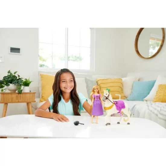 Set papusa Rapunzel si cal Maximus Disney Princess Set papusa Rapunzel si cal Maximus Disney Princess