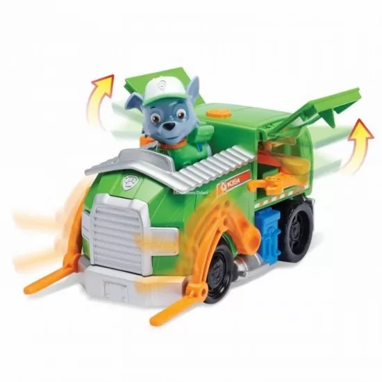 Figurina si autovehicul Paw Patrol - Remorcherul lui Rocky Figurina si autovehicul Paw Patrol - Remorcherul lui Rocky