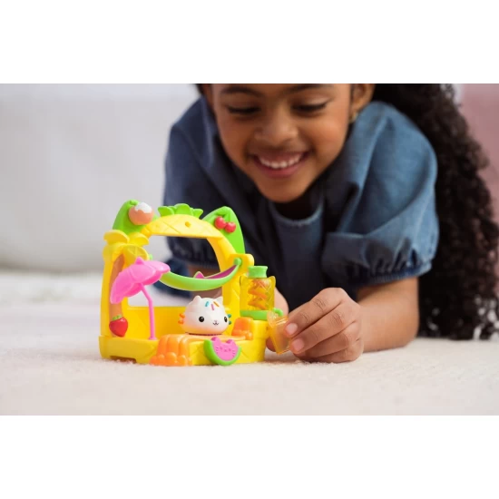 Set de joaca Gabbys Dollhouse - Balconul pentru petrecerea cu smoothie a lui Cakey Set de joaca Gabbys Dollhouse - Balconul pentru petrecerea cu smoothie a lui Cakey