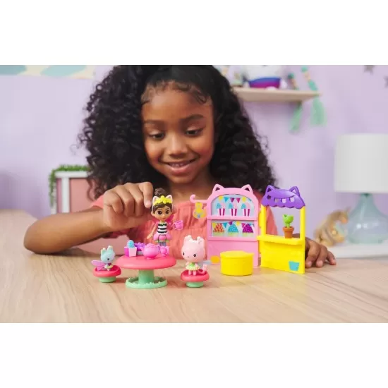 Set petrecerea din gradina Gabbys Dollhouse Set petrecerea din gradina Gabbys Dollhouse