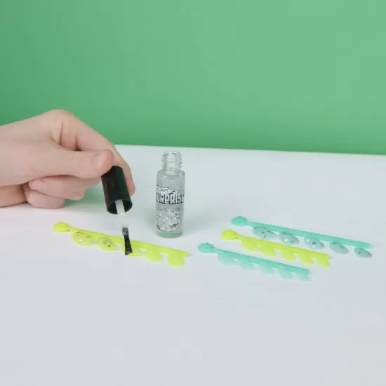 Set de manichiura cu sclipici Go Glam Cool Maker Set de manichiura cu sclipici Go Glam Cool Maker
