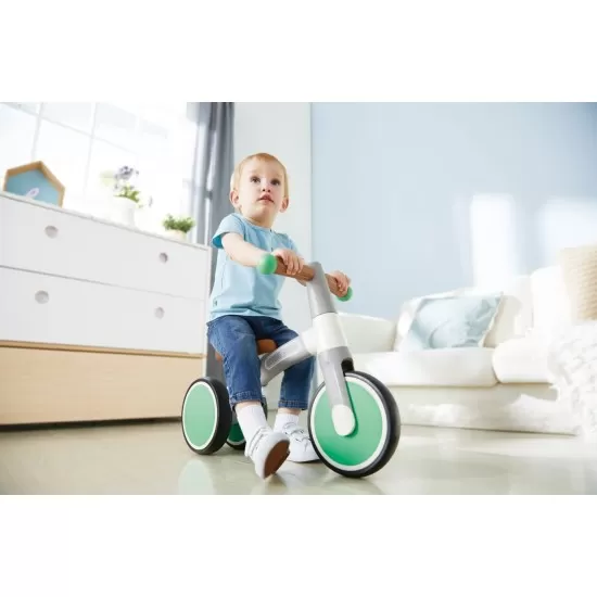 Bicicleta de echilibru verde cu 3 roti Hape Bicicleta de echilibru verde cu 3 roti Hape