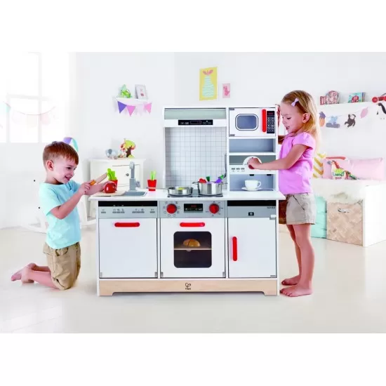 Bucatarie pentru copii din lemn cu accesorii Hape Bucatarie pentru copii din lemn cu accesorii Hape