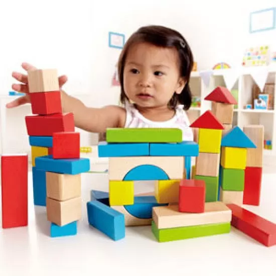 Set 50 cuburi de construit din lemn multicolor Hape