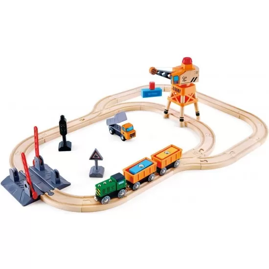 Set tren de marfa cu macara din lemn Hape Set tren de marfa cu macara din lemn Hape