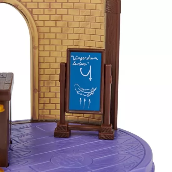 Set lumea vrajilor Harry Potter- Sala de clasa Set lumea vrajilor Harry Potter- Sala de clasa