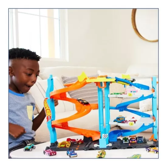 Set de joaca Hot Wheels City - Turnul de curse Set de joaca Hot Wheels City - Turnul de curse