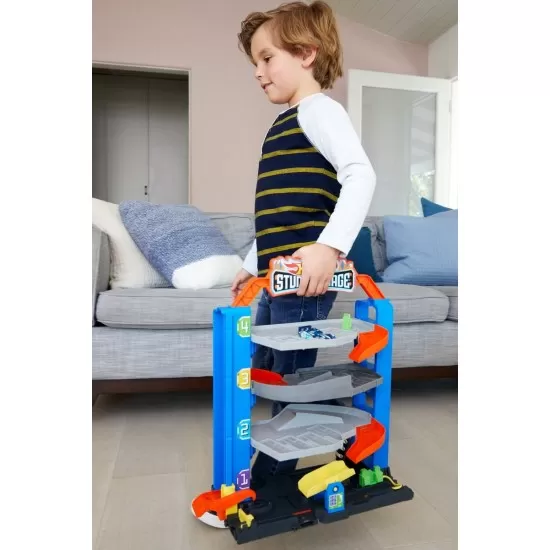 Garajul cu cascadorii Hot Wheels Garajul cu cascadorii Hot Wheels