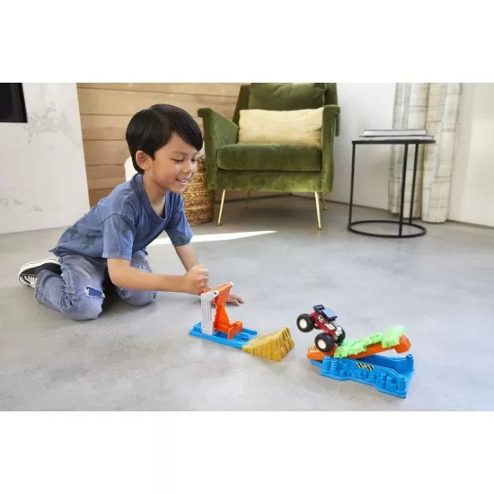 Lansator si masina Monster Truck Hot Wheels Lansator si masina Monster Truck Hot Wheels